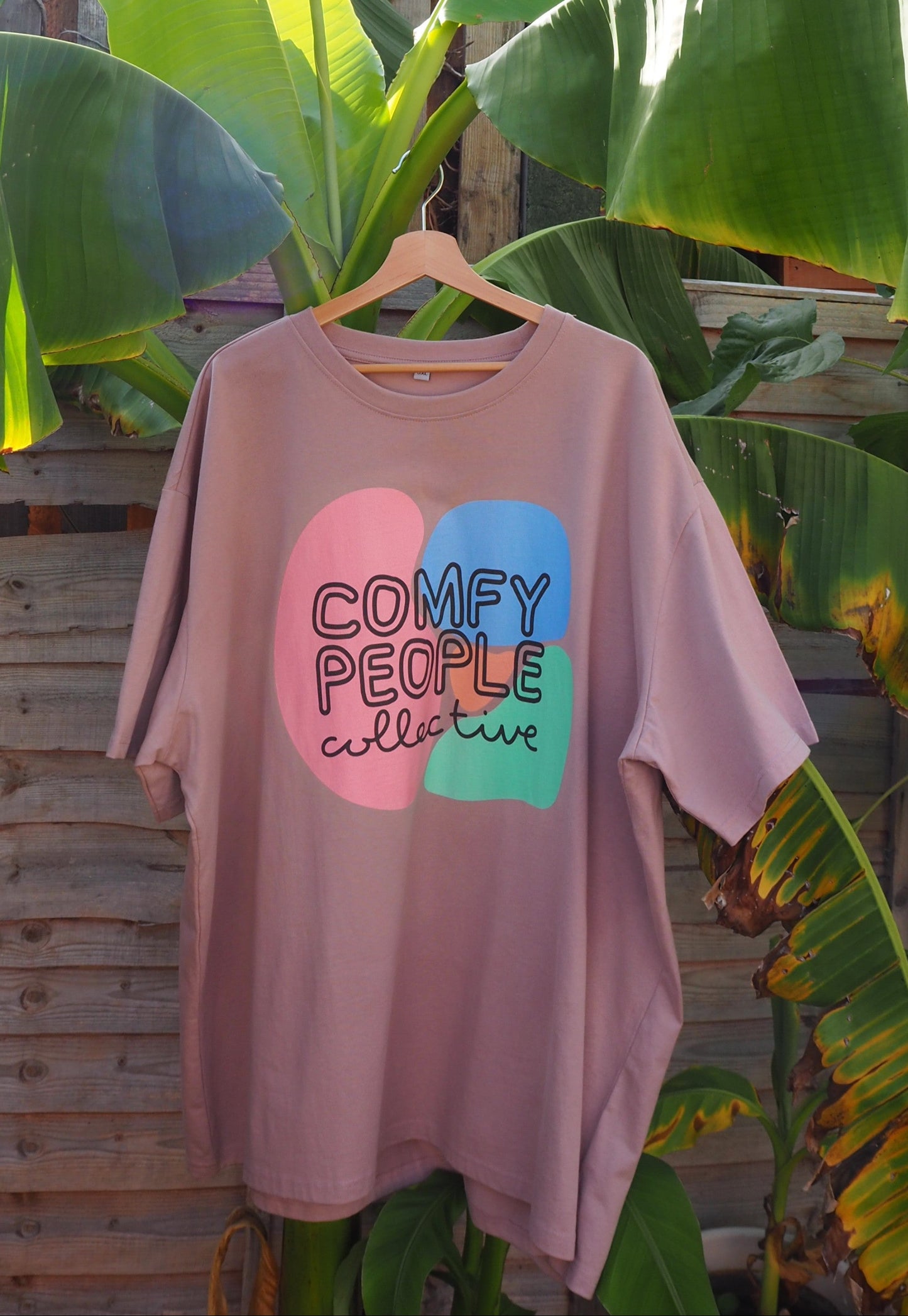 Comfy People tee